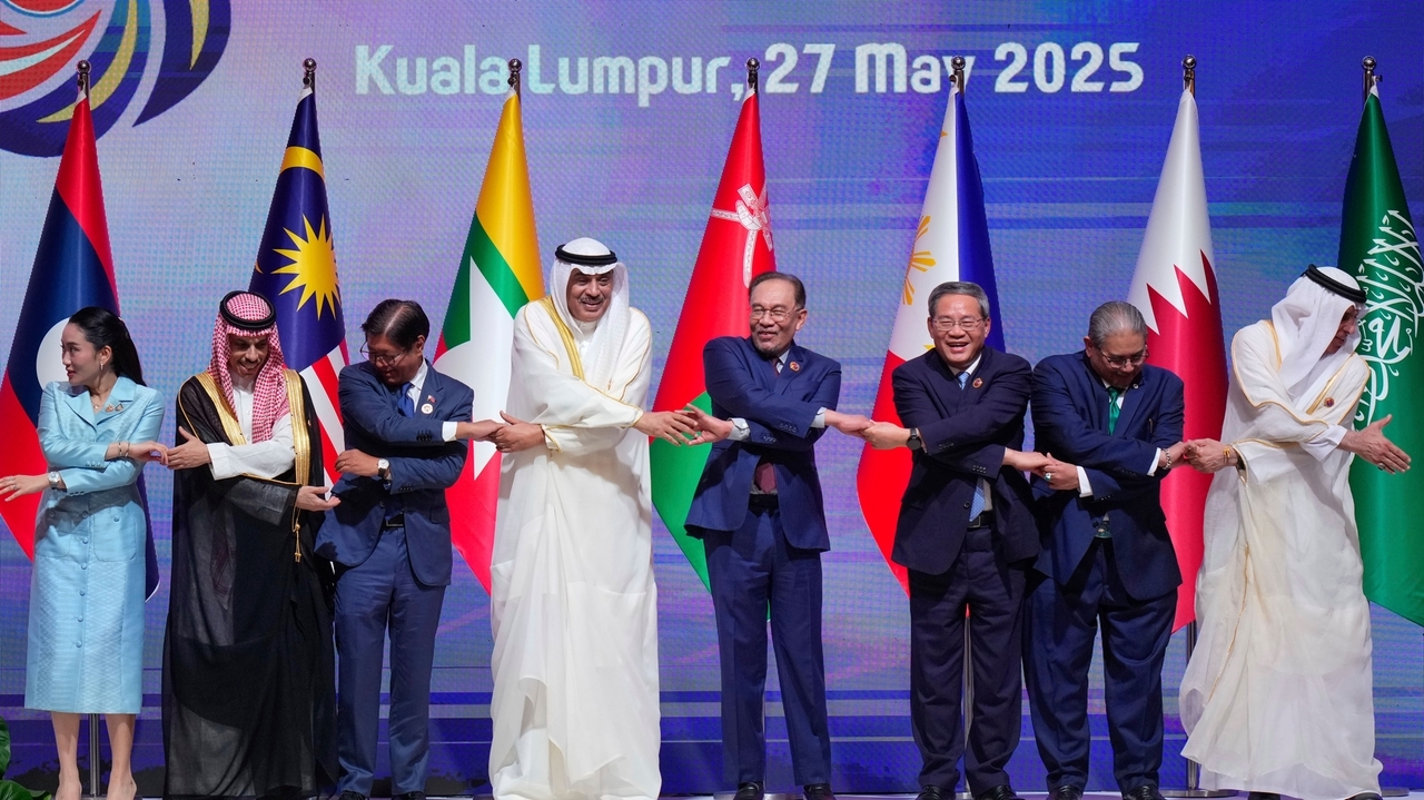 ASEAN opens summit with Persian Gulf nations and China as US threatens ...