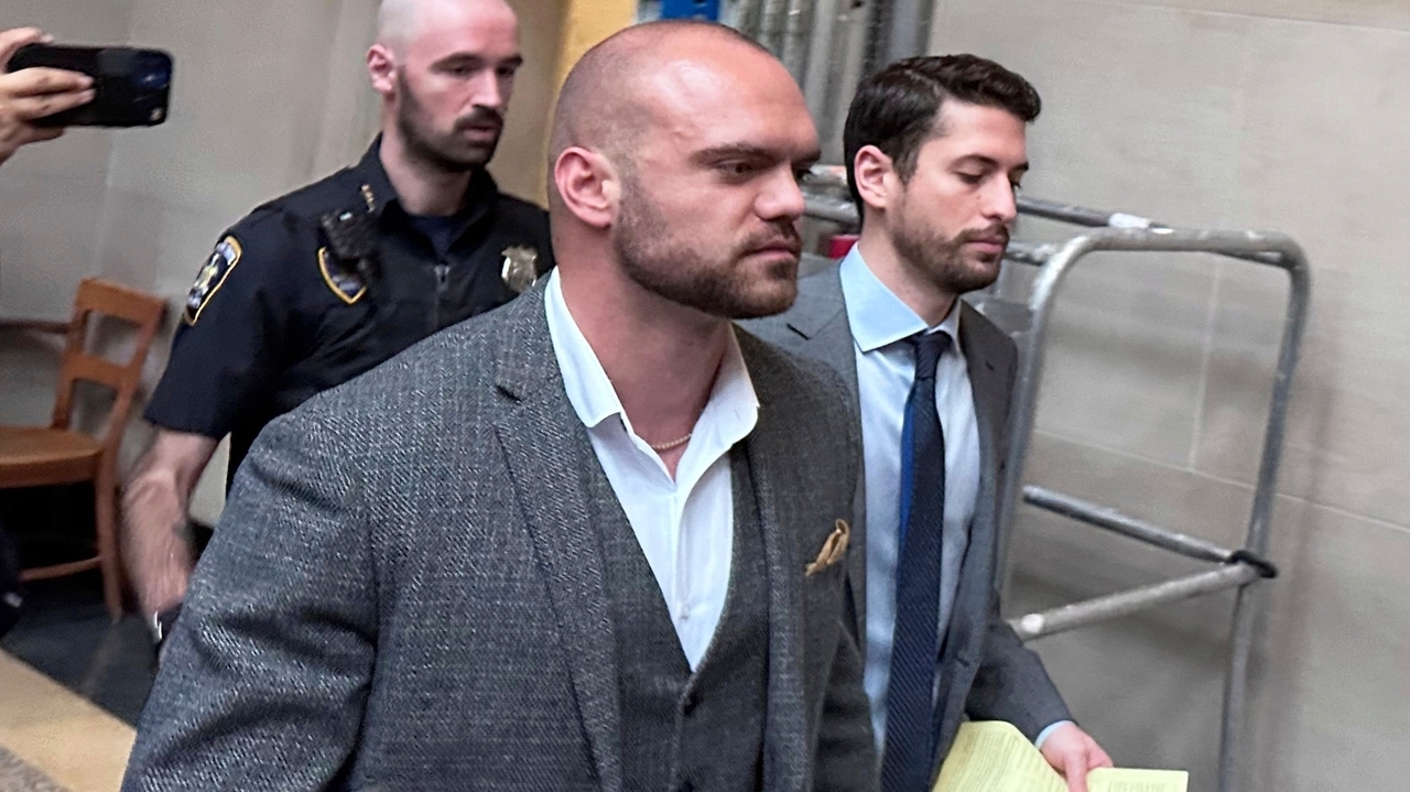 Former NY state trooper sentenced to 6 months in jail for faking his ...