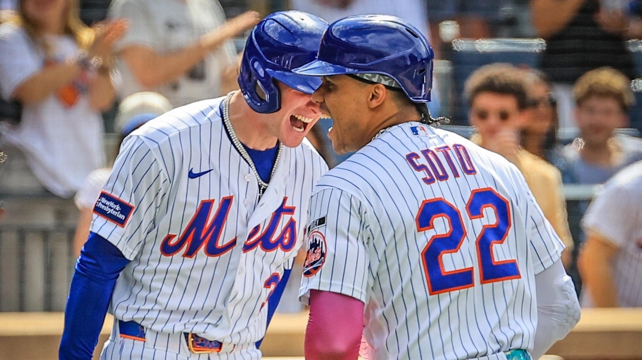 Juan Soto mentors Mets' younger talent his own way, taking pieces of his past