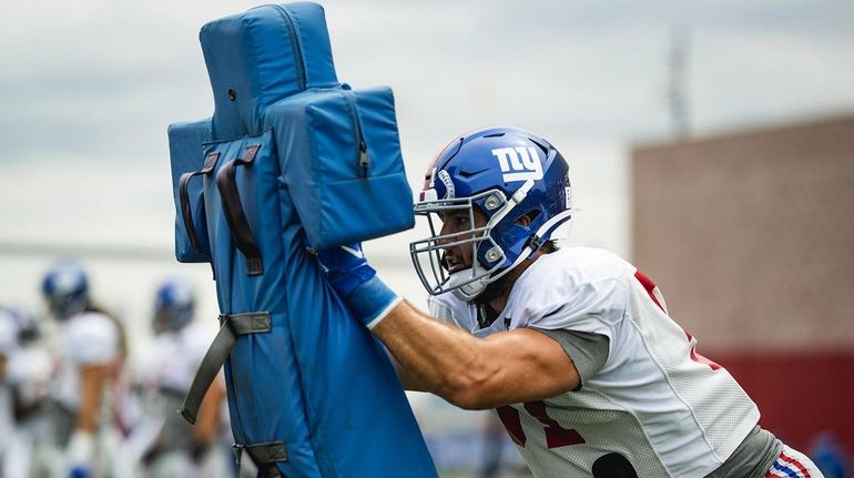 Kyler Fackrell at Giants training camp on Sept. 1, 2020.