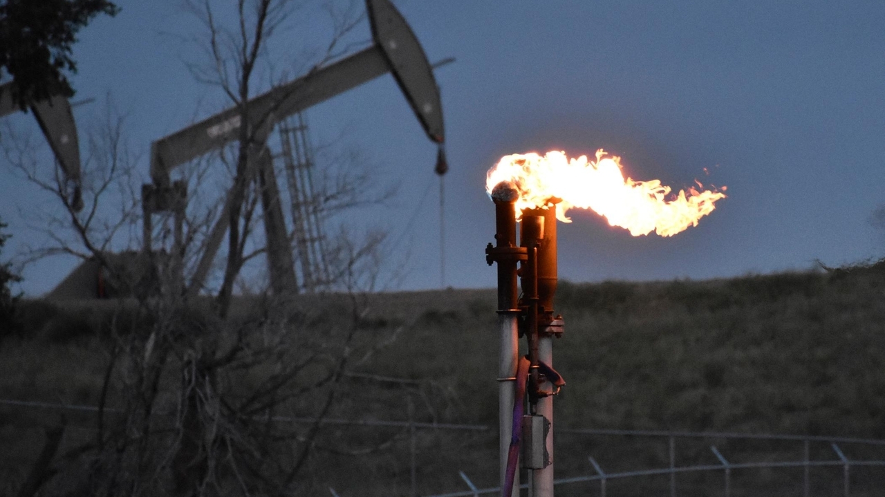 US energy industry methane emissions are triple what government thinks, study finds - Vimarsana News