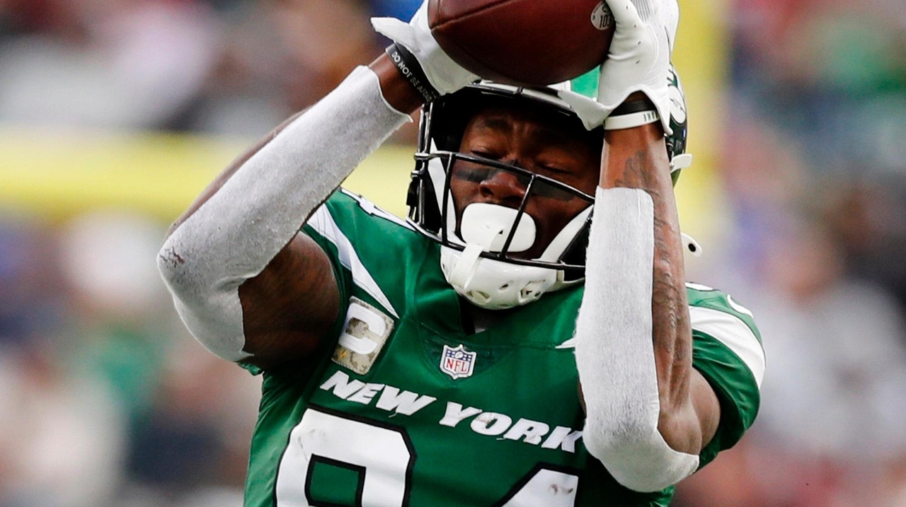 Jets WR Corey Davis will undergo season-ending core-muscle surgery ...