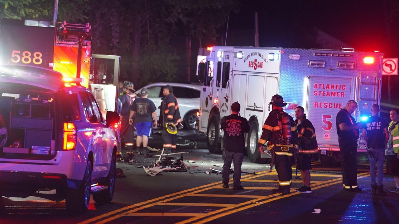 Two killed in Laurel Hollow crash, driver charged with DWI, police say