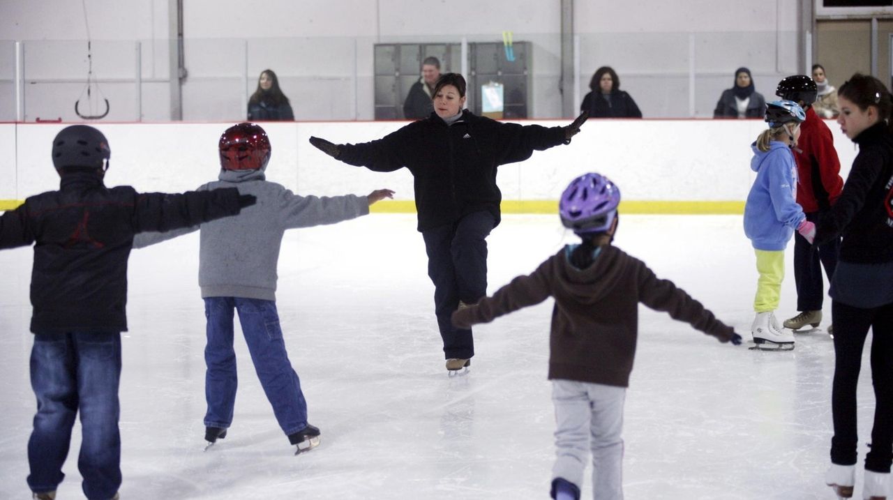 Newbridge Arena ice rink offers free skating for Town of Hempstead
