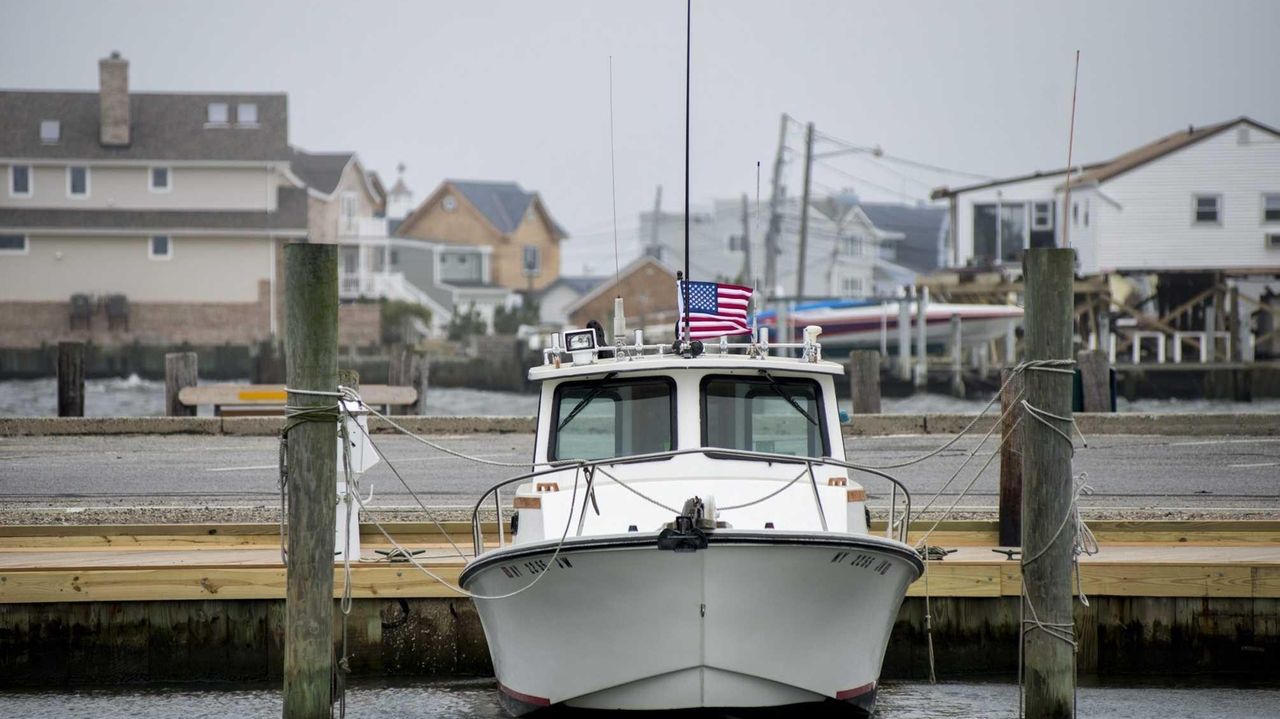 Lindenhurst takes steps to complete repairs to its marina building