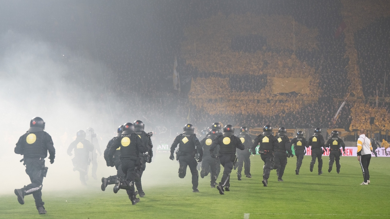 German police investigate 'dangerous bodily harm' after soccer fan unrest