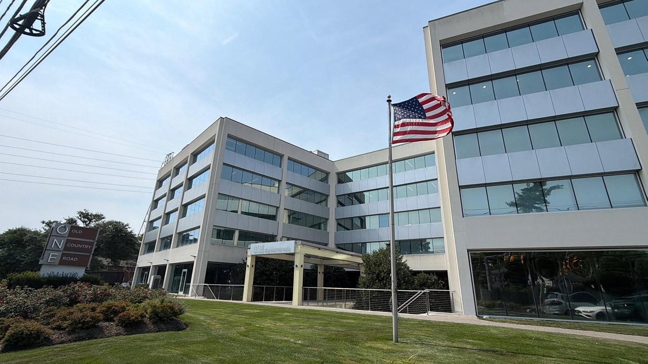Department of Defense signs 10-year lease at once struggling Carle Place office building