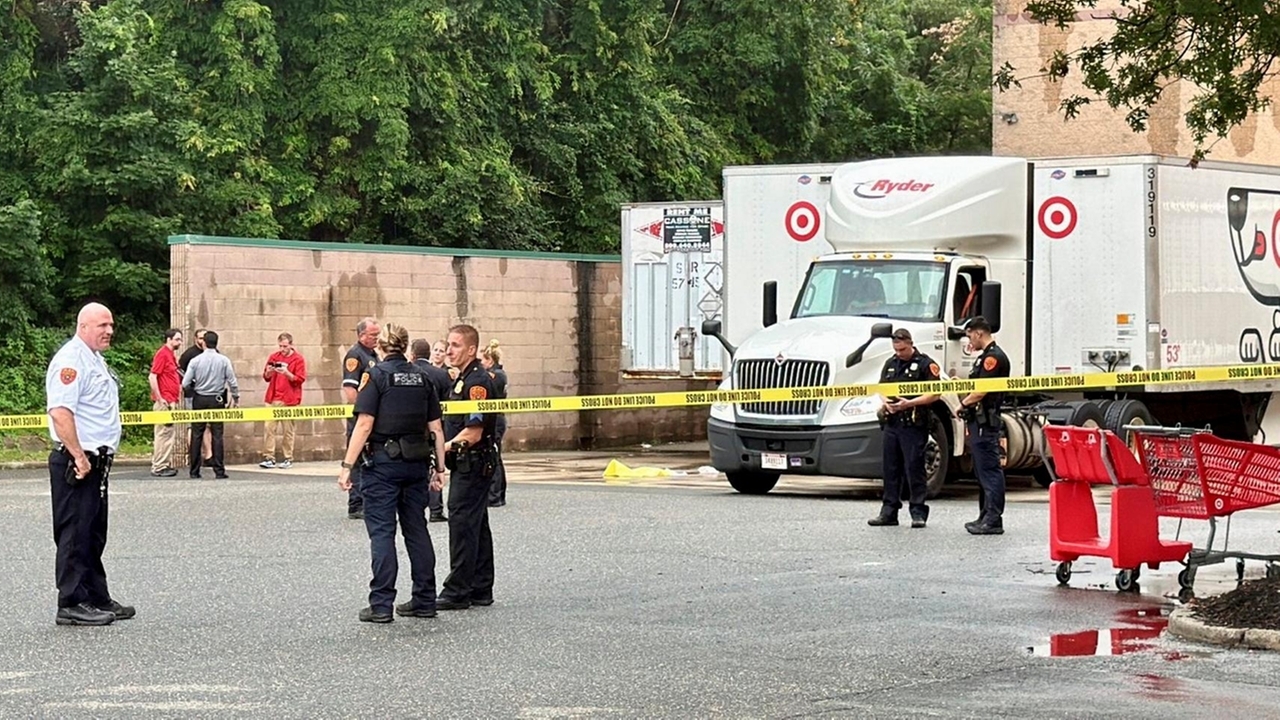 Source image for "Upstate man killed when truck tractor rolls over him at Commack Target"