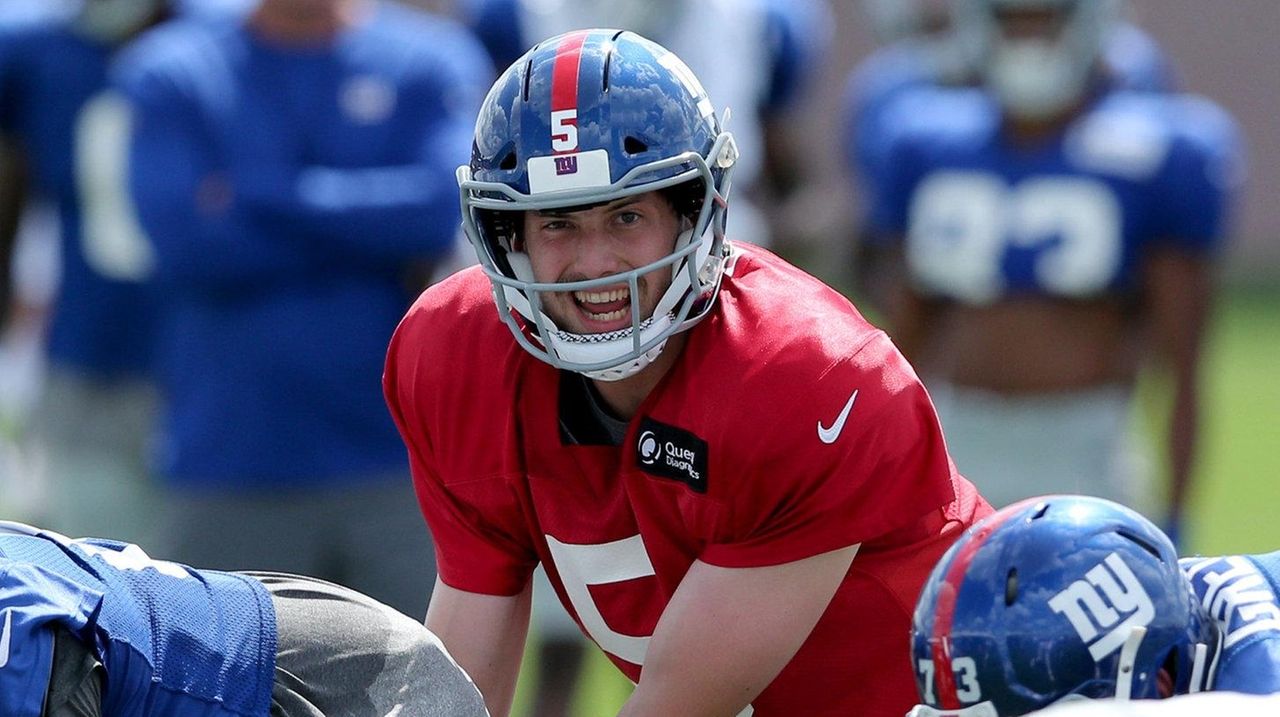 Davis Webb enjoys playing as the Giants' No. 2 QB - Newsday