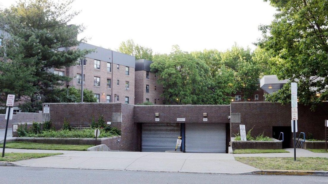 Great Neck Plaza wants to use USPS garage for parking Newsday