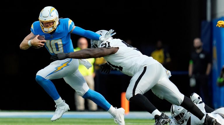 NFL Week 15 TNF pick: Chargers are live underdog so take the points vs.  Raiders - Newsday