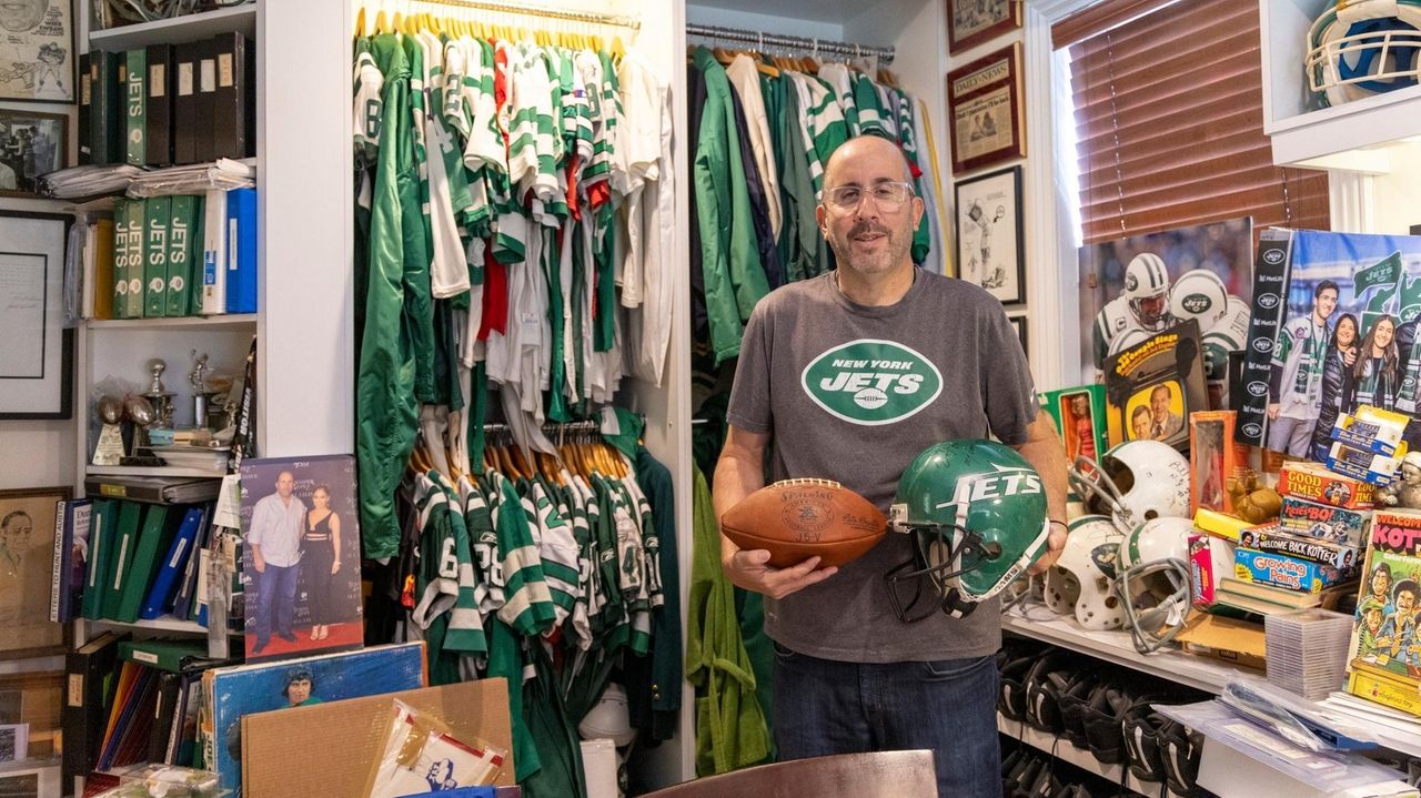 Green with envy: World's largest Jets collection here on LI - Newsday