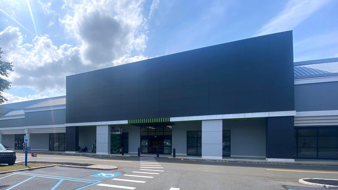 亚马逊生鲜超市恢复营业，其中2家上利