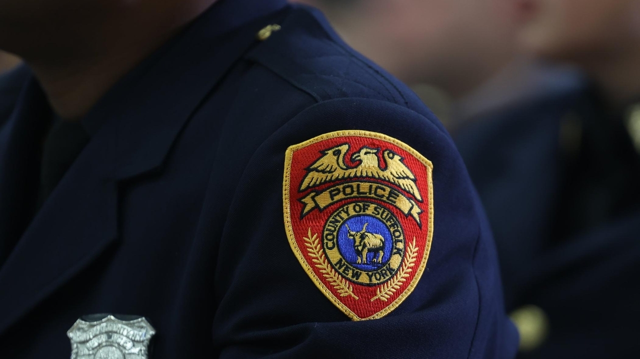 Suffolk superior officers union gets contract approved, with 18% pay ...