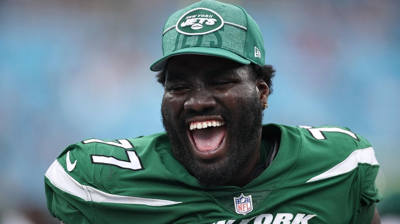 New York Jets News: Mekhi Becton deserves chance to win starting