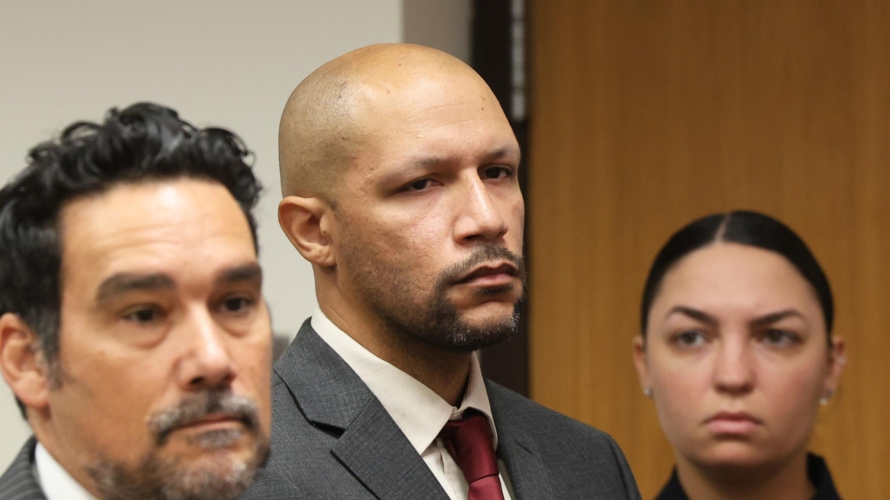 Ex-Suffolk CO Jason Middleton sentenced to 18 months in prison for sexually abusing inmate