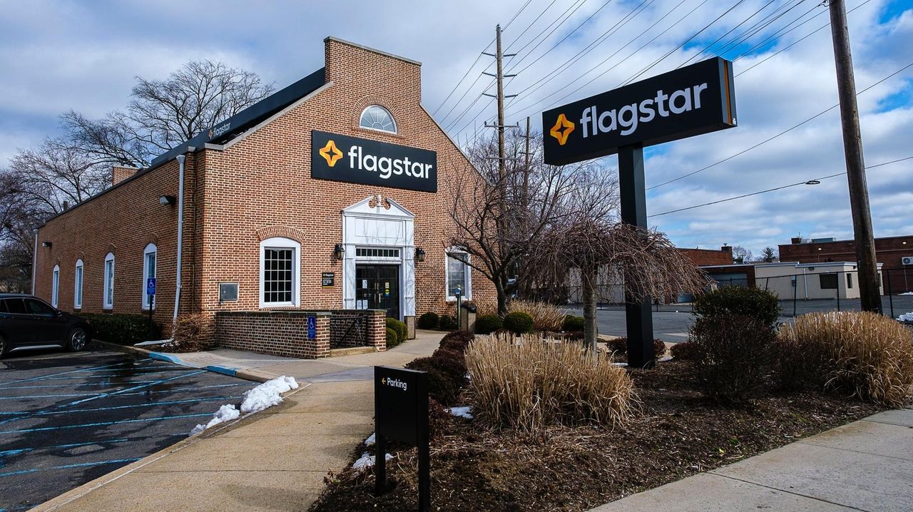 Roslyn Savings Bank name replaced after 149 years with the Flagstar