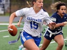 Hauppauge QB Mileti fights through tough conditions, lifts flag football team to 13th victory