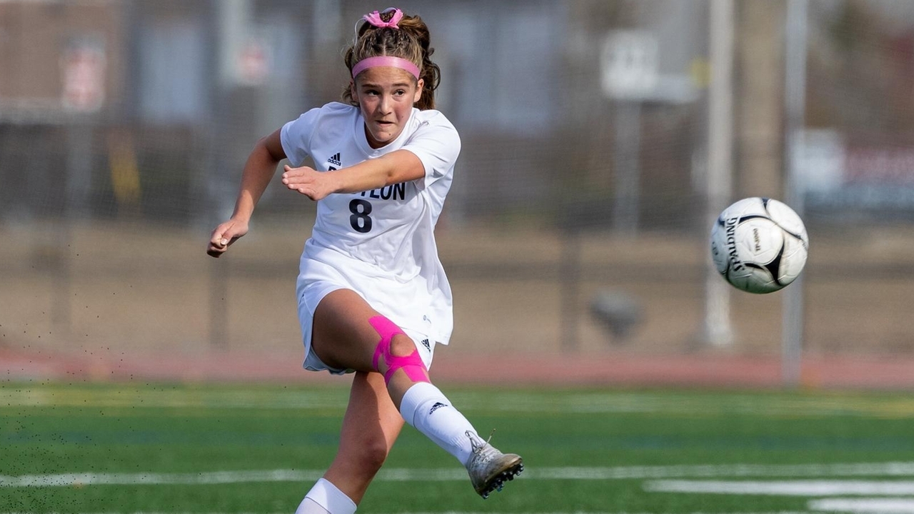Roundup: Soccer, volleyball, field hockey and badminton scores