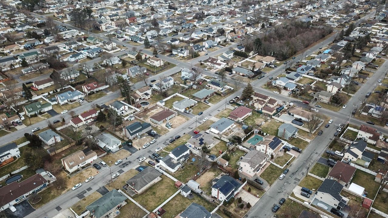 Long Island residents moving out of state What the numbers show Newsday