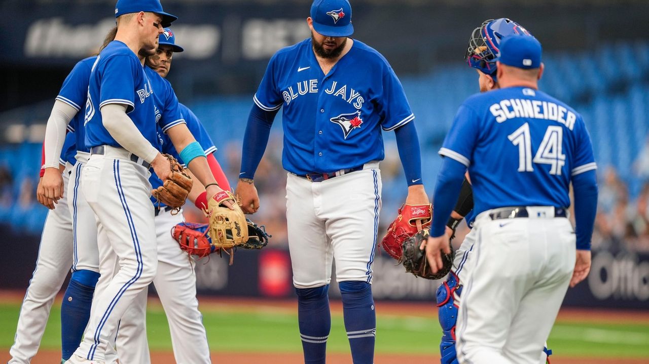 Blue Jays' Alek Manoah emerges as top pitcher with nasty slider - Sports  Illustrated