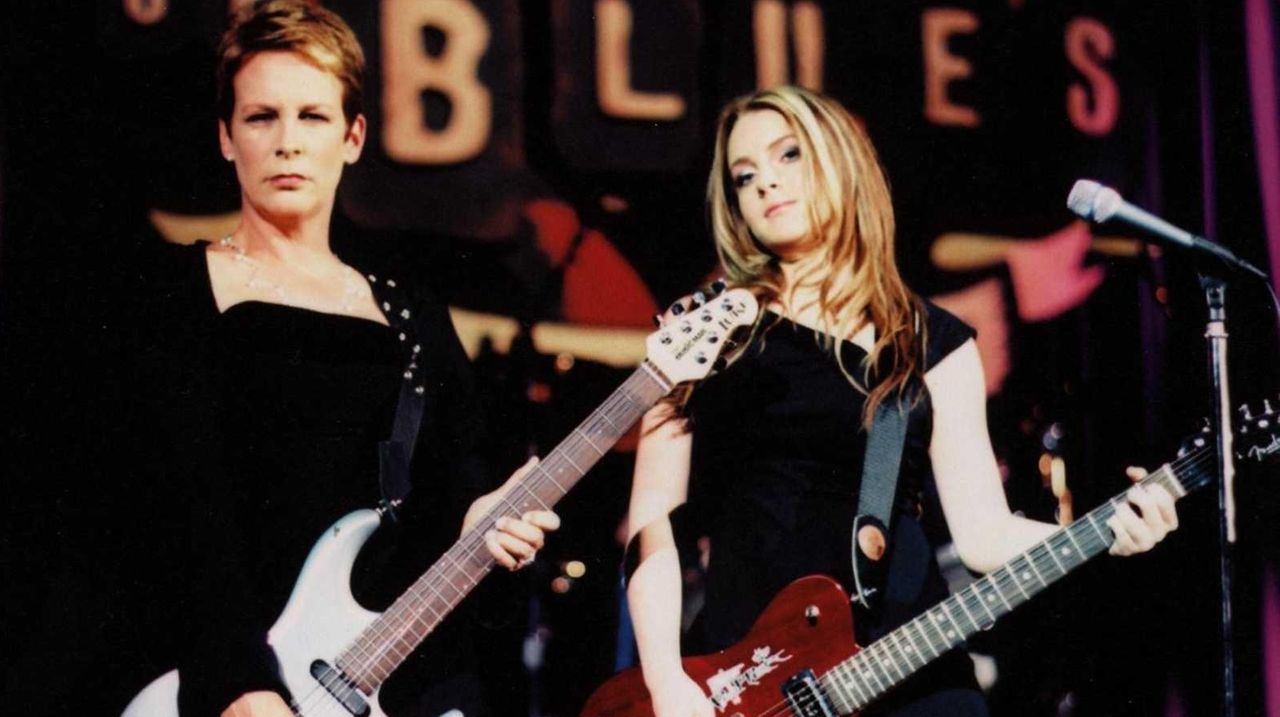 Lindsay Lohan quiet after Jamie Lee Curtis takes to Twitter about