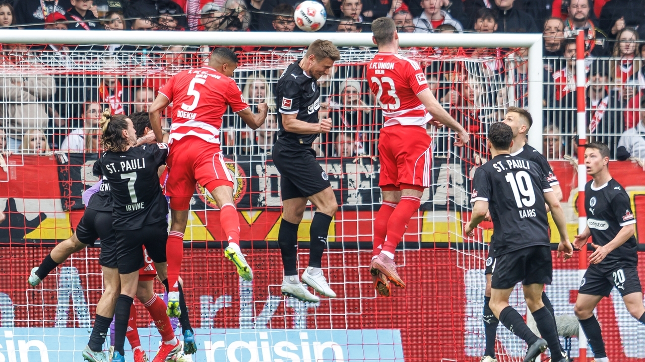 Bosnia keeper Nikola Vasilj's saves help St. Pauli hold on for a point against Union Berlin