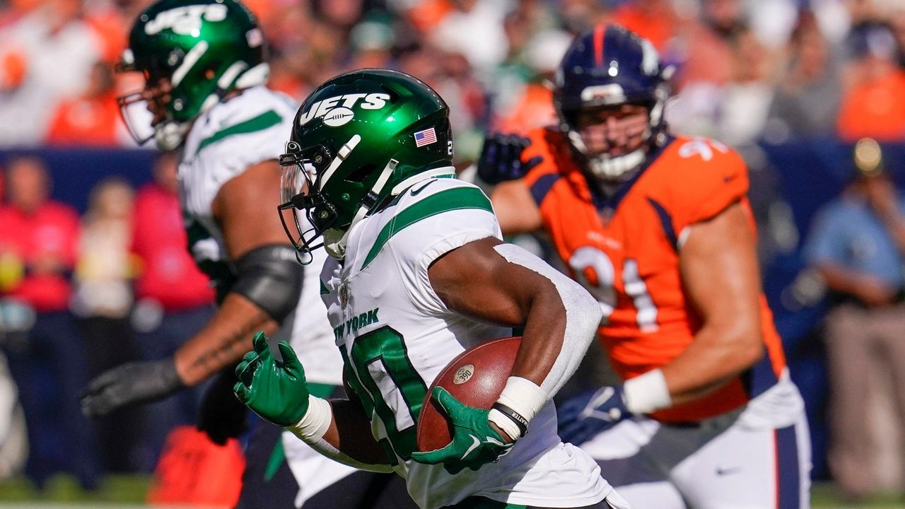 Jets beat Broncos to reach 5-2, but lose RB Breece Hall to injury - Newsday