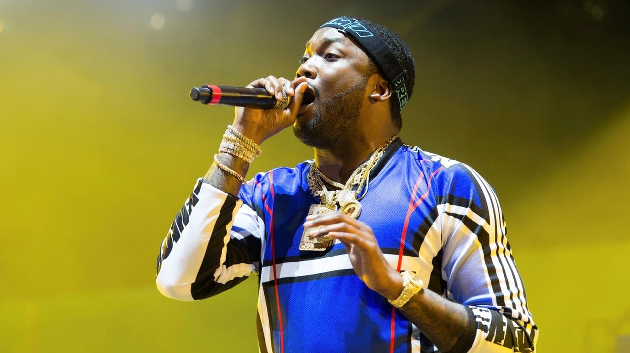 Meek Mill plans to sue 'racist' Vegas hotel Newsday(01)