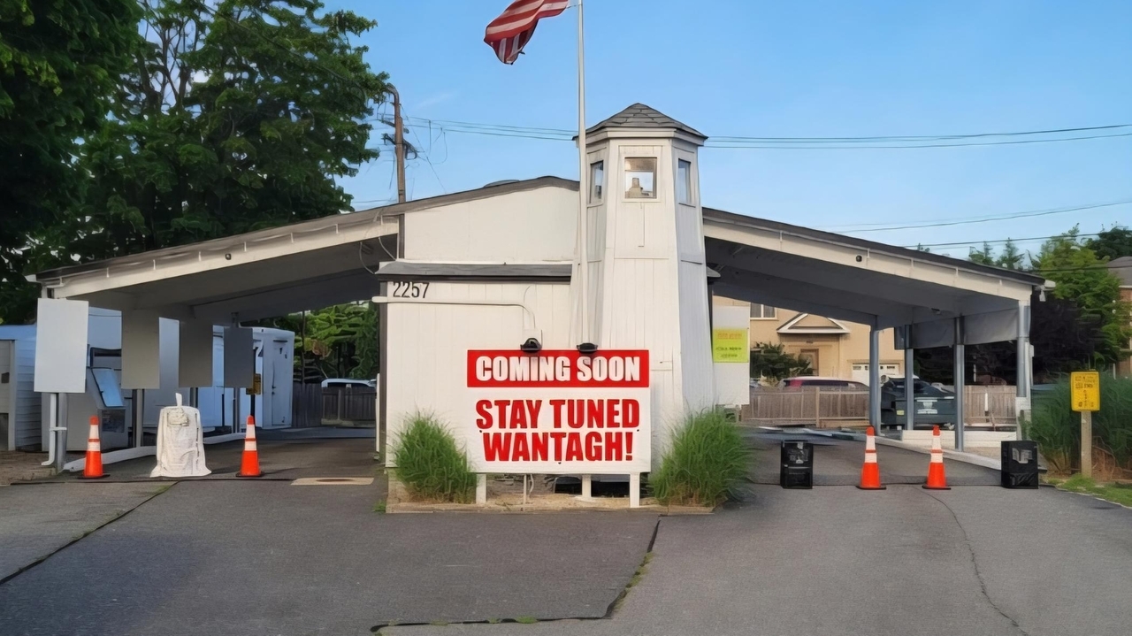 Eröffnung des Wantagh Dairy Mart im August