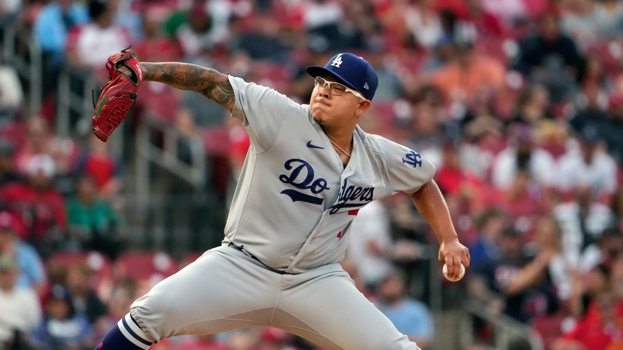 Julio Urías injury: Dodgers' struggling ace lands on injured list with  hamstring strain 