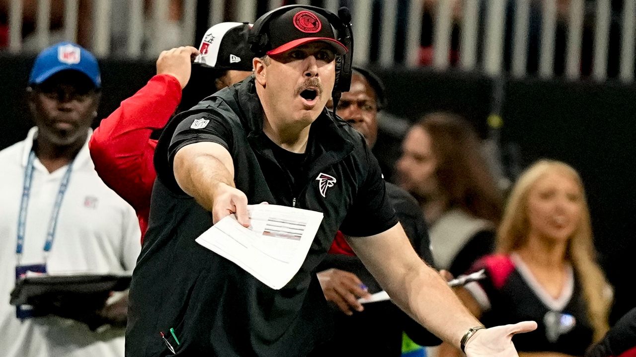 Falcons coach Arthur Smith brushes off dismal passing stats