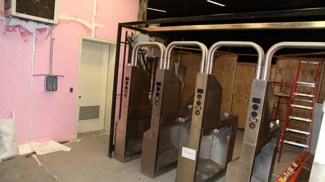 MTA reopens old South Ferry subway station - Newsday