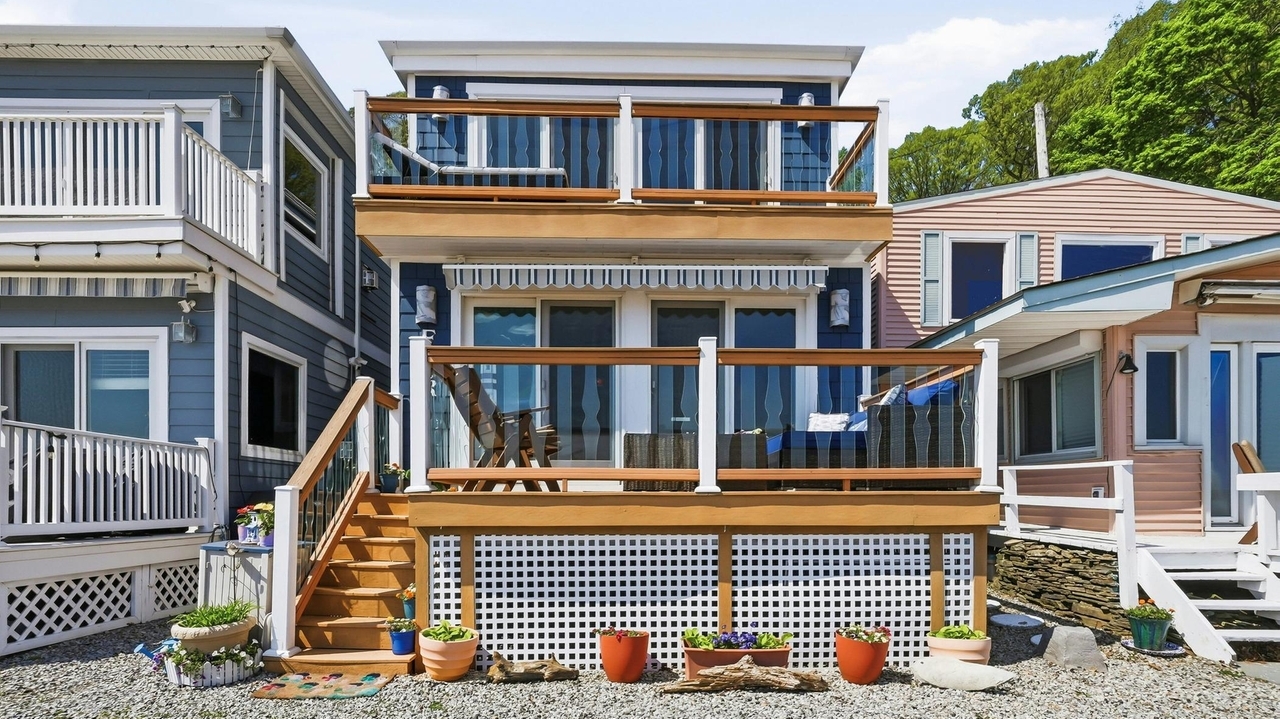 Beachfront Port Washington condo for sale overlooks Hempstead Harbor
