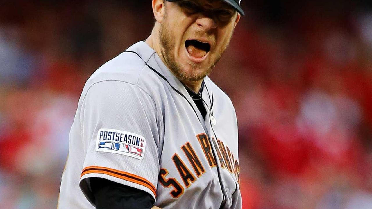 Peavy, Giants edge Strasburg, Nats in NLDS opener