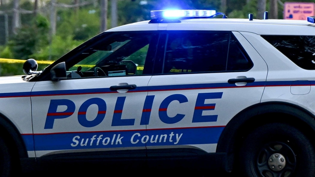 Source image for "Serious crash closes Townline Road in Nesconset"