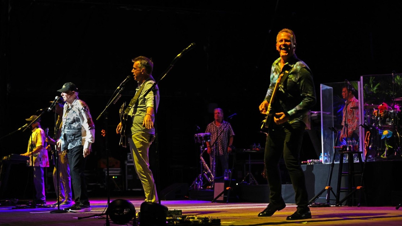 Beach Boys announce tour break until September - Newsday