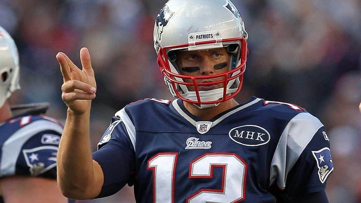 Brady stays hot, throws for 423 yards in 35-21 win - The San Diego