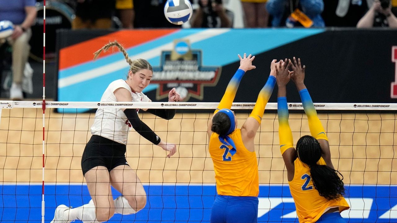 Murray, Allick lead Nebraska to a 3set sweep over Pittsburgh in the