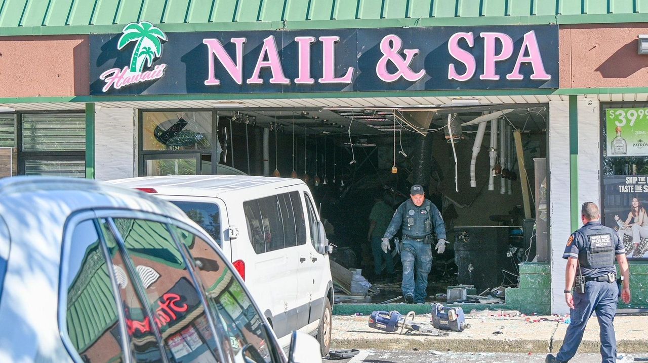 Four dead after SUV crashes into Deer Park nail salon Newsday