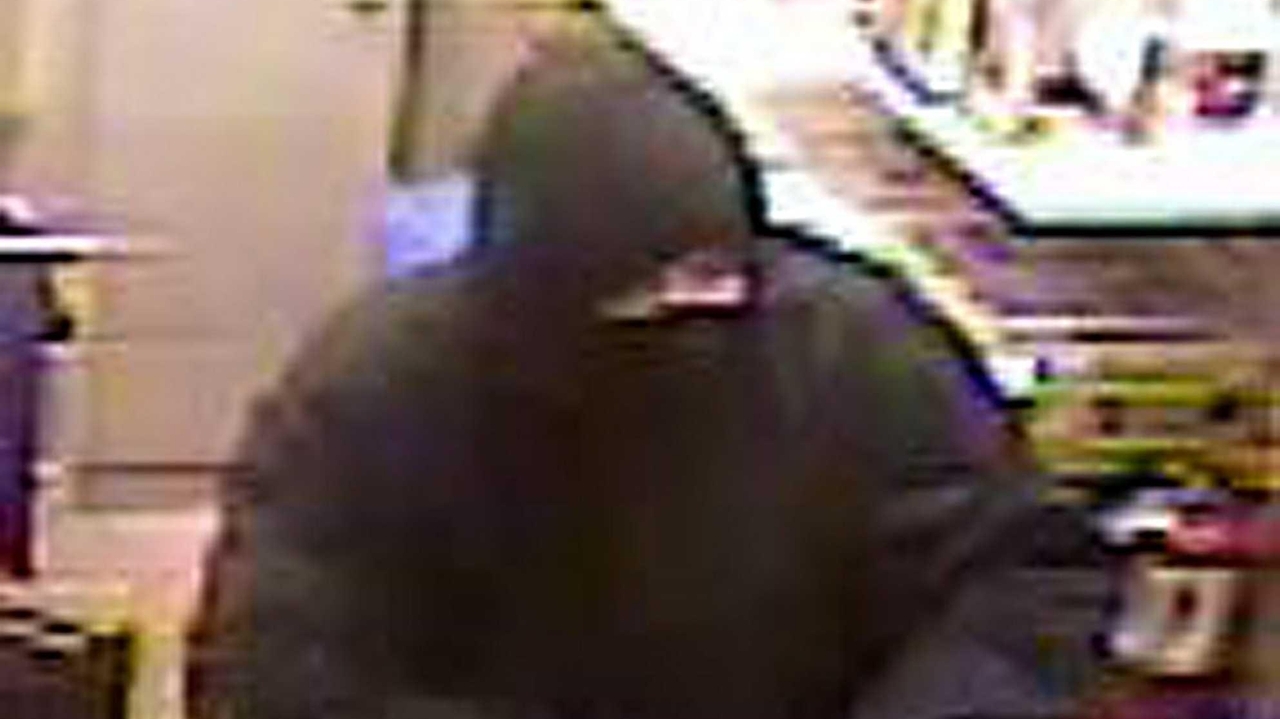 Cops: Gunman sought in 2 Nassau gas station robberies - Newsday