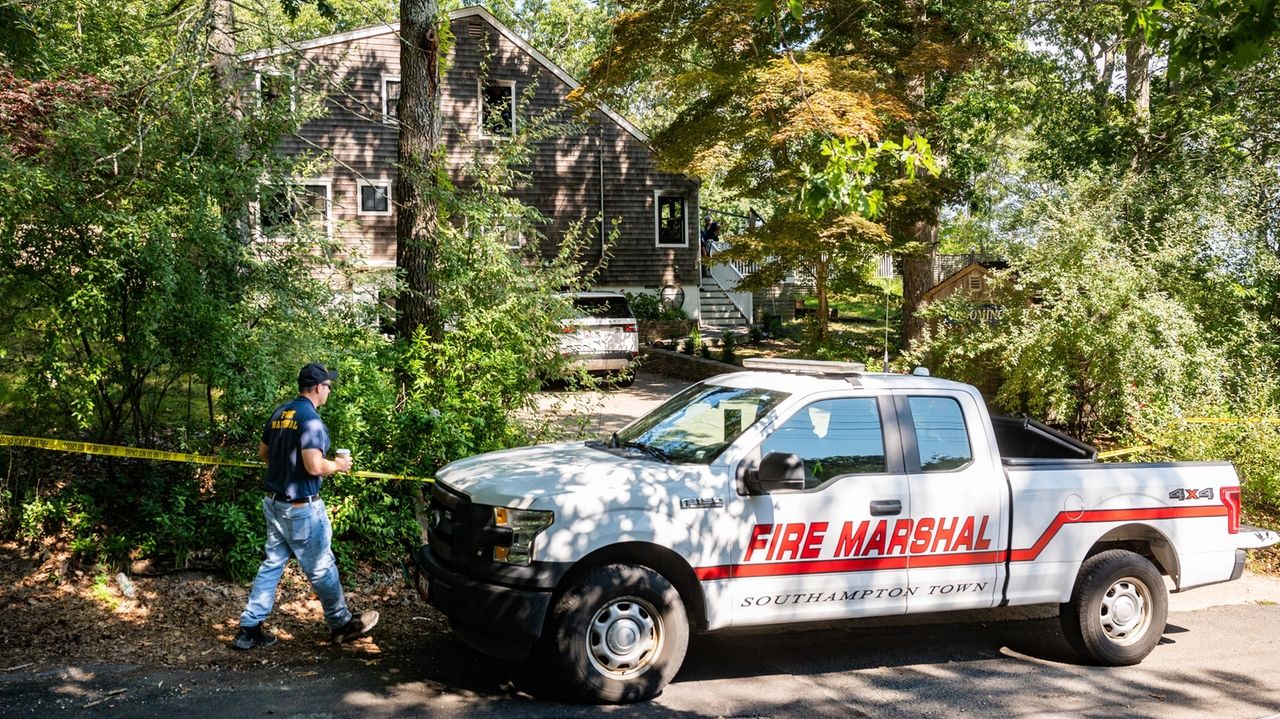 Sisters Jillian Wiener, Lindsay Wiener die in Noyack house fire, police