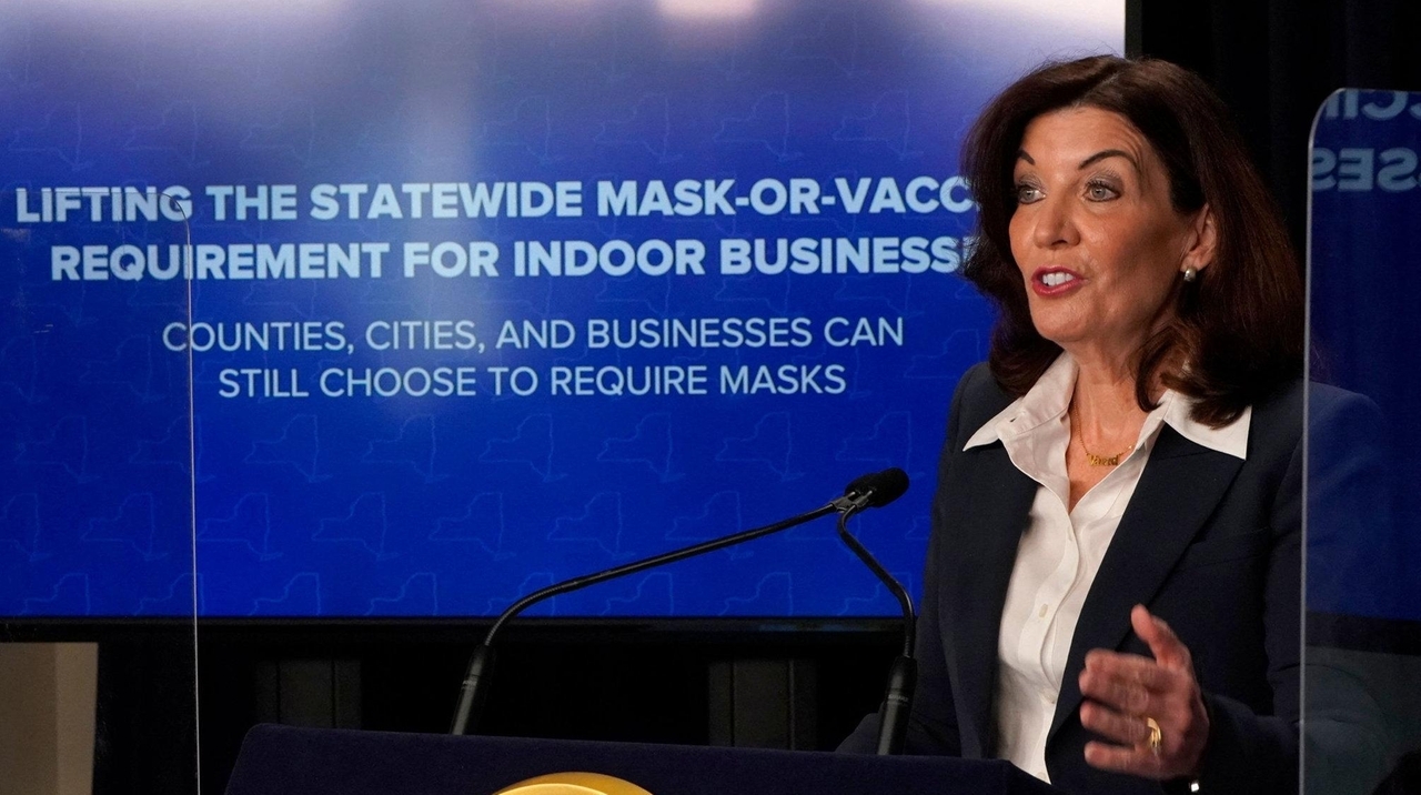New York lifts mask mandate - Newsday