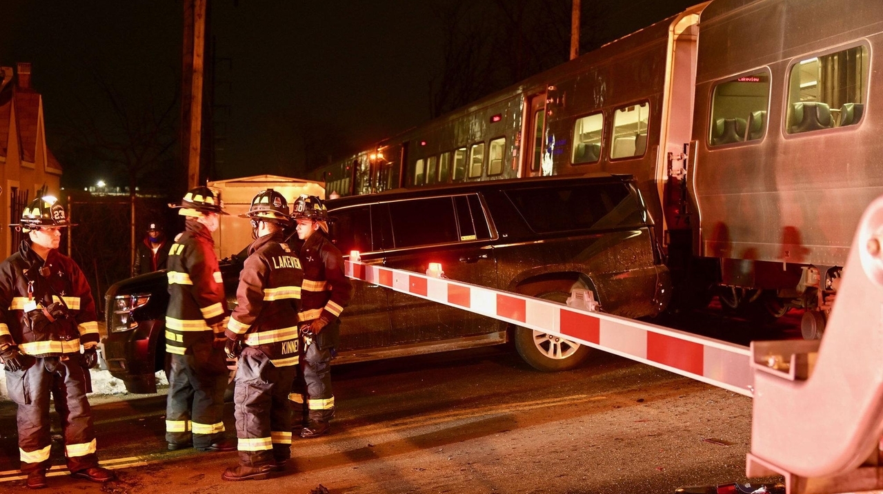 LIRR train hits empty vehicle in West Hempstead - Newsday
