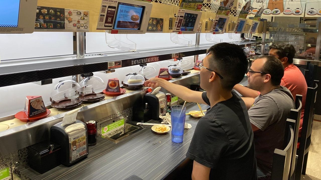 Kura Revolving Sushi Bar opens at Smith Haven Mall - Newsday