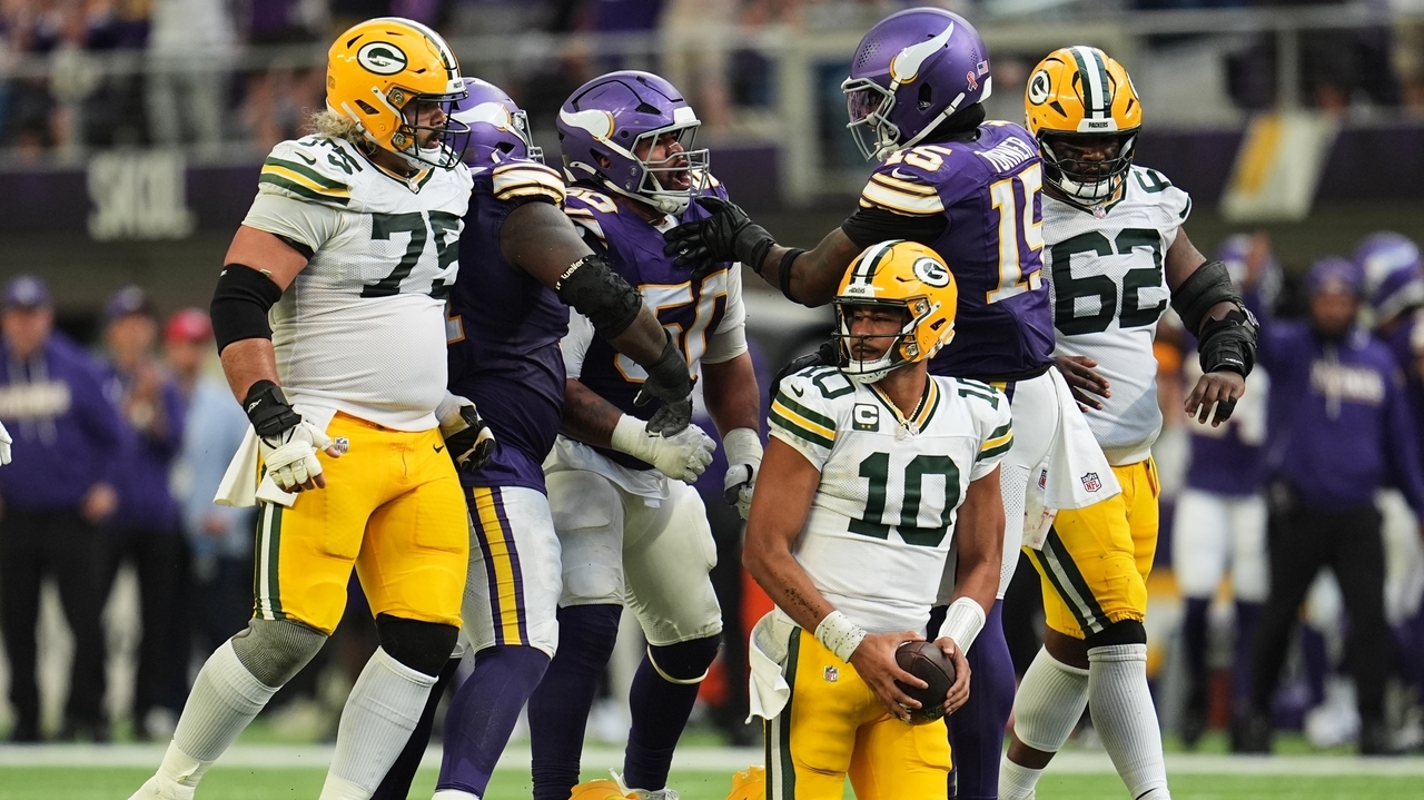 Packers seeking answers on offensive line after failing to protect Love ...