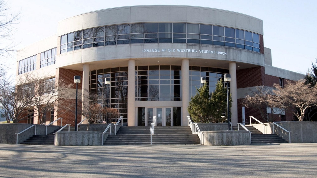 SUNY Old Westbury partnering with Indian Institute of Technology Bombay amid 66% drop in international students