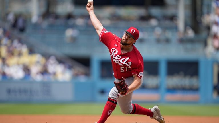 Reds beat Dodgers 9-0 on homers by De La Cruz and Votto, grab NL Central  lead over Brewers