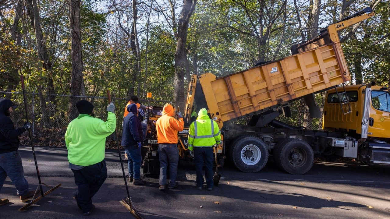 Huntington Town highway chief New road milling machine to allow more