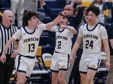 Casey Deutsch' go-ahead three-pointer late in 4th sends Jericho to next round